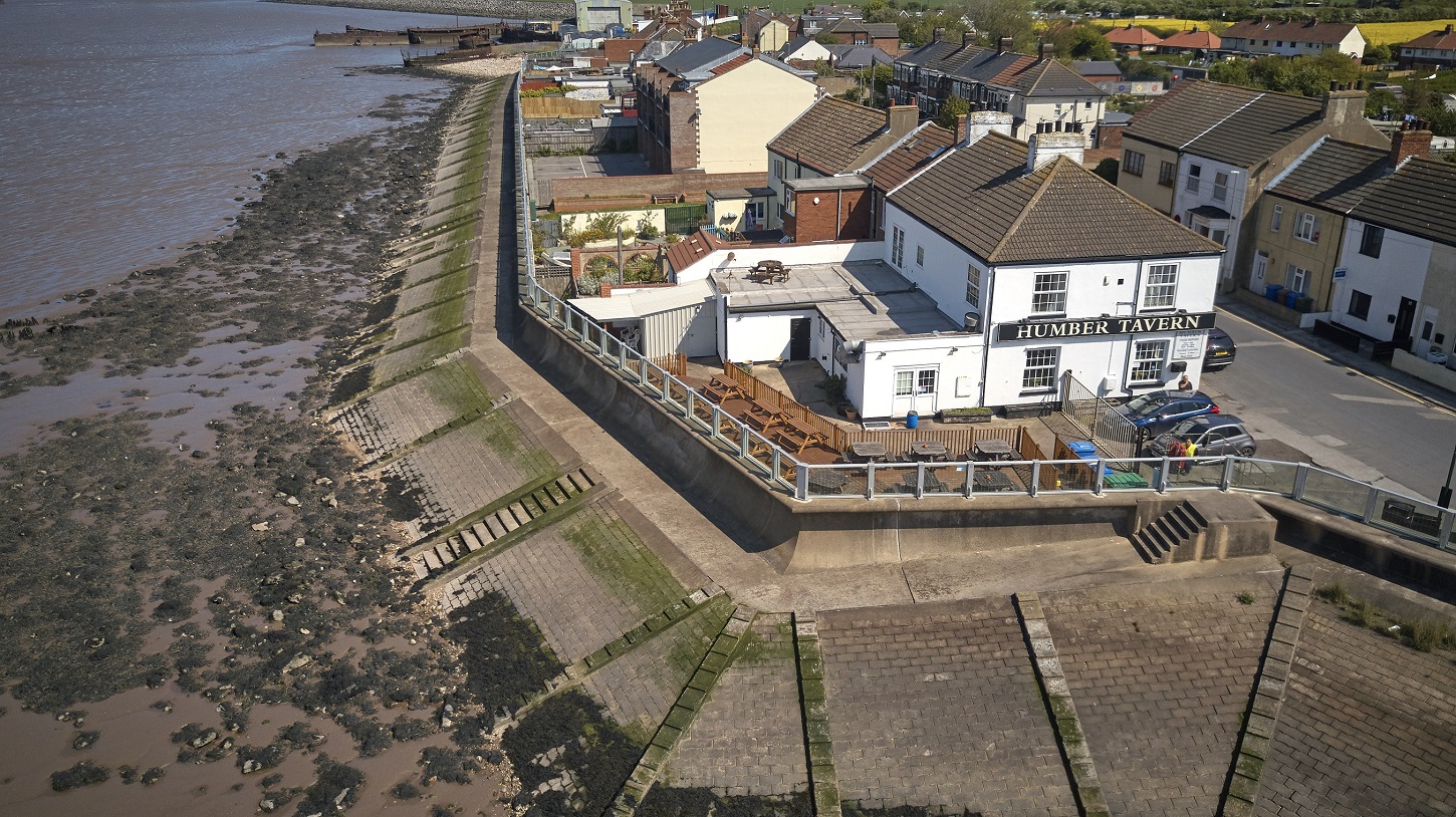 Paull Tidal Wall River Humber