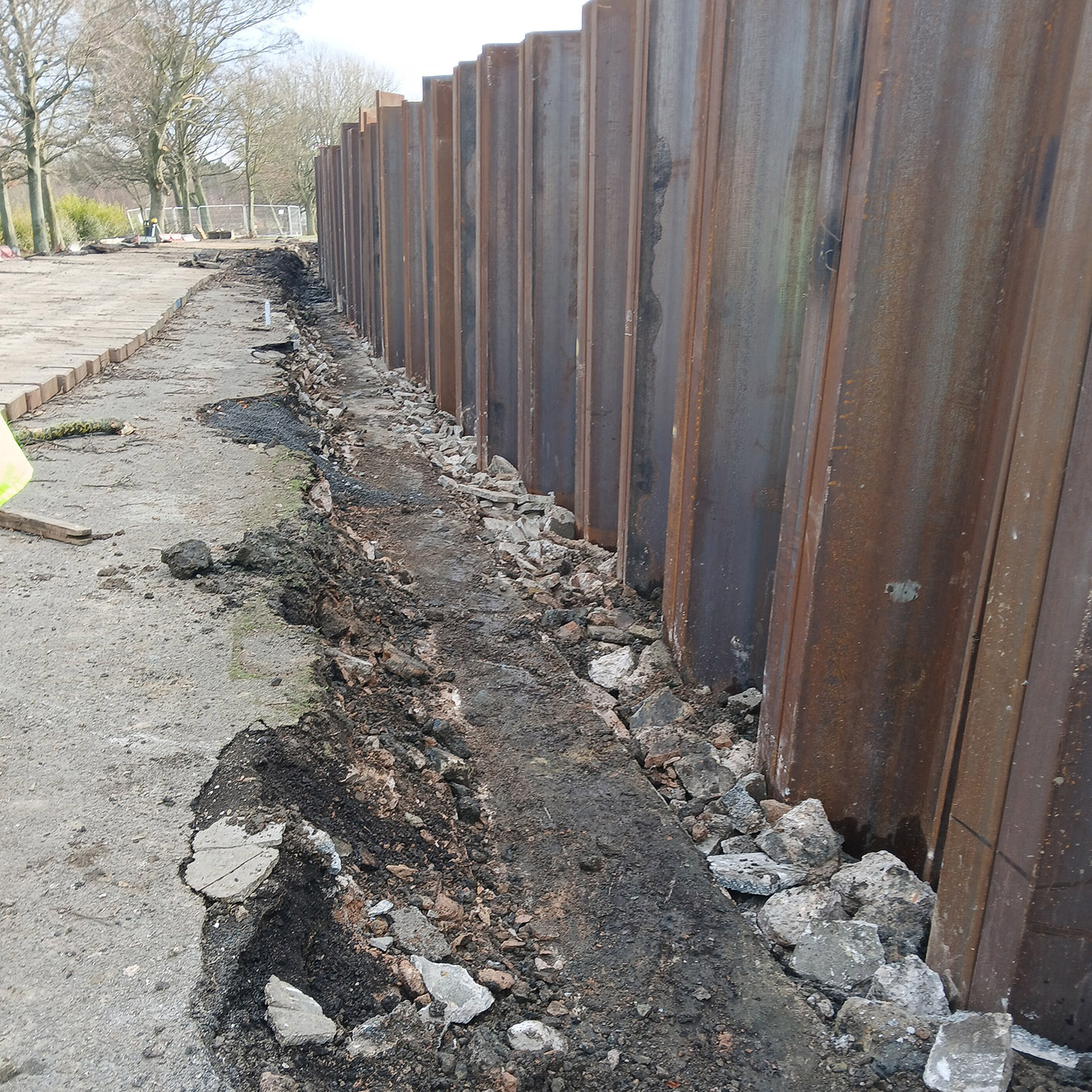 Pontefract Park Reservoir sheet piling