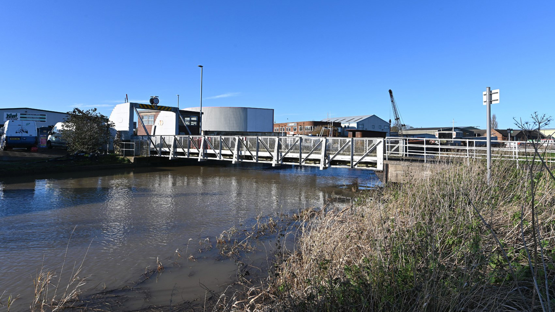 Weel Bridge from East bank