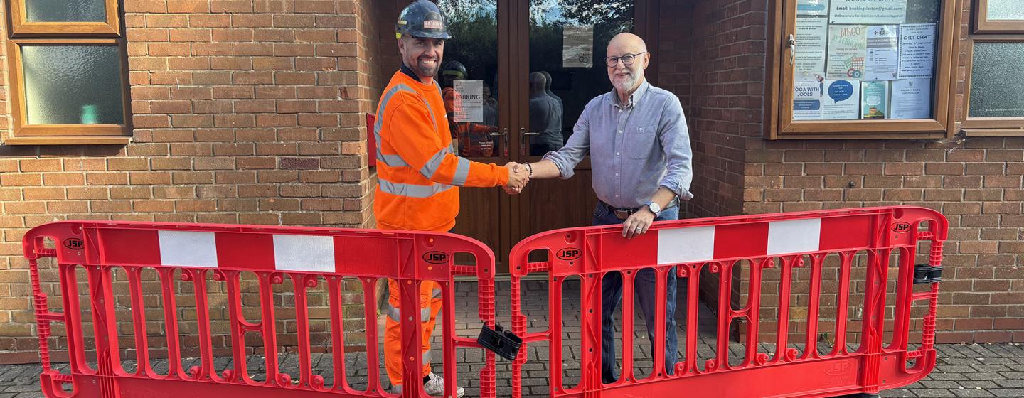 Dave Leafe, Breheny Site Manager and Dave Smith, from the Laxton Victory Hall Committee Dave Leafe, Breheny Site Manager and Dave Smith, from the Laxton Victory Hall Committee